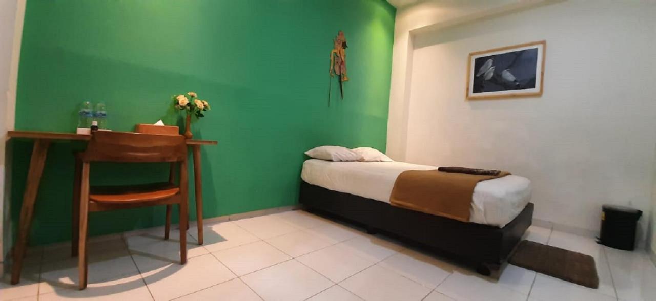 Hostel Cabin Tugu Yogyakarta Exterior foto